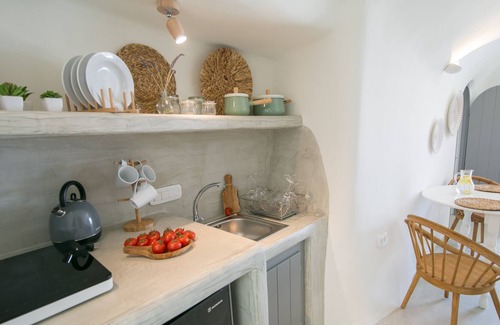 Vourvoulos House | Santorini Villas
