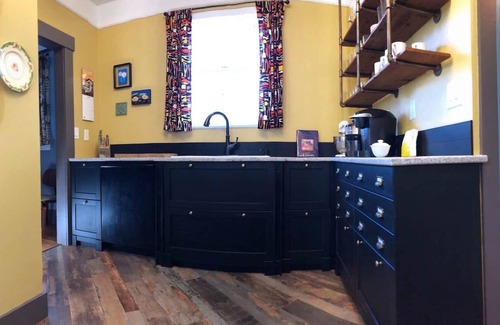 West University House | Sapo Encantador/Heated Pool/Spa/steps to UofA