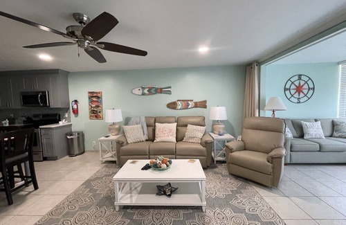 Red Hook Condo | Sapphire Beach; St Thomas USVI; Sleep 4; STEPS FROM BEACH
