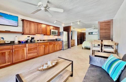 Cabes Point Apartment | Sapphire Beachfront, Free Wi Fi, Pool, Snorkeling Amazing View!