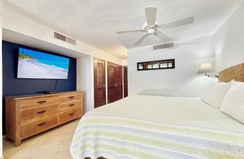 Cabes Point Apartment | Sapphire Beachfront, Free Wi Fi, Pool, Snorkeling Amazing View!