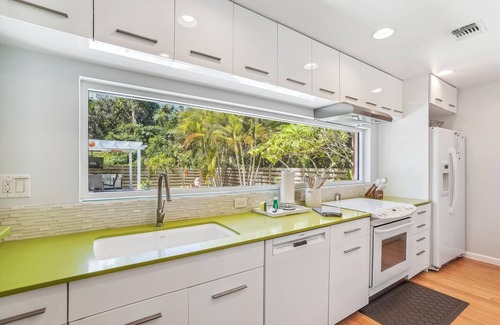 Indian Beach Sapphire Shores House | Sapphire Shores - Sarasota Bungalow with Heated Pool and Backyard Oasis