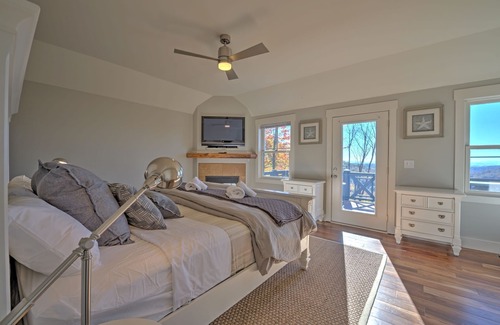 Wolf Laurel House | Sapphire Sky by Carolina Mornings | Hot Tub, Grill &Entertaining Area🎈