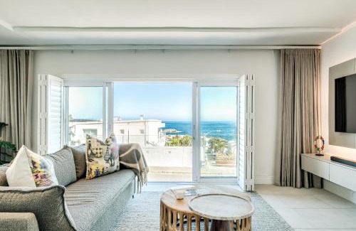 Camps Bay Apartment | Sapphire Tide Suite