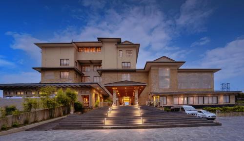 Pokhara Hotel | Sarangkot Mountain Lodge