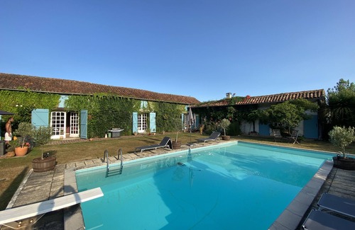 Sarron Villa | Sarron 6-Bed Villa, Sleeps 14, Pool & Parking
