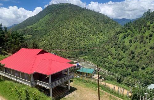 Dirang House | Sarung Homestay