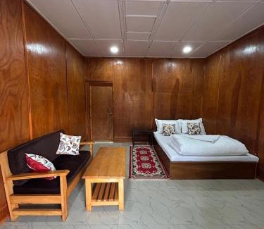 Dirang House | Sarung Homestay