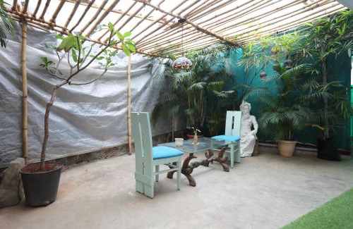 Bandra West Bed & Breakfast | Sasha