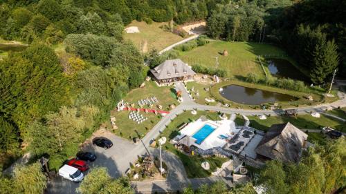 Tirgu Lapus Resort | Satul lui Traian