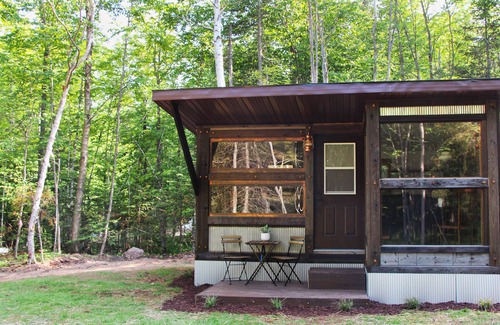 Grand Marais Cabin | ✦Sauna ✦5 min to Lake Superior Beaches ✦15 min to downtown GM ✦In Maple Forest