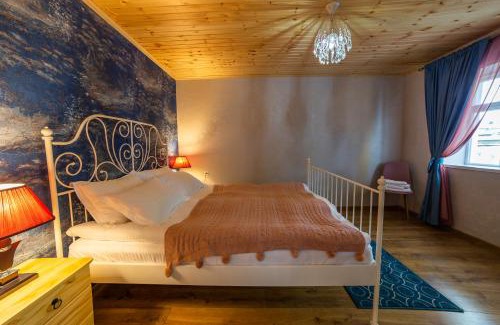 Mirzaani House | Savanna Guest House