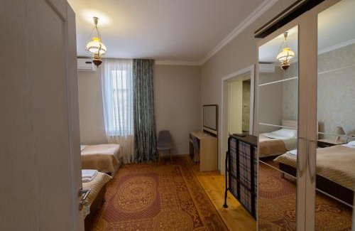 Mirzaani House | Savanna Guest House