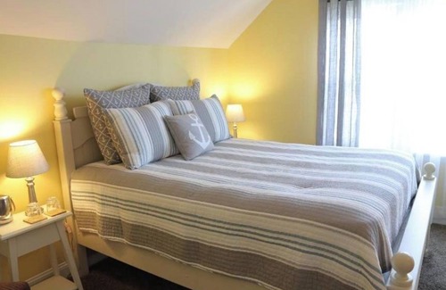Historic District Bed & Breakfast | Savannah Inn Bay Breeze
