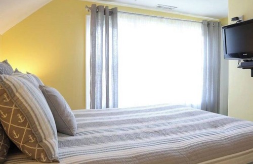 Historic District Bed & Breakfast | Savannah Inn Bay Breeze