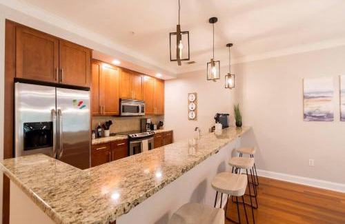 Old West Broad Neighborhood Apartment | Savannah Residences