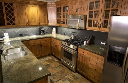 Teton Village Resort | Save 50% - Luxurious 3 Bedroom Condo at The Teton Club, right in Teton Village