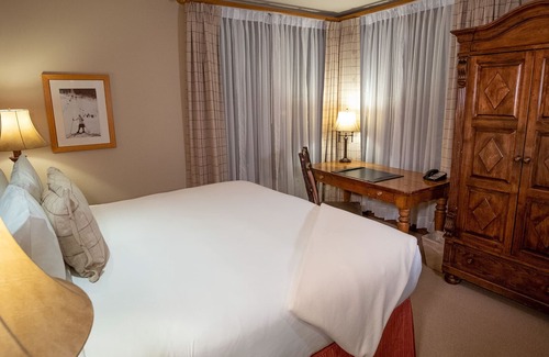 Teton Village Resort | Save 50% - Luxurious 3 Bedroom Condo at The Teton Club, right in Teton Village