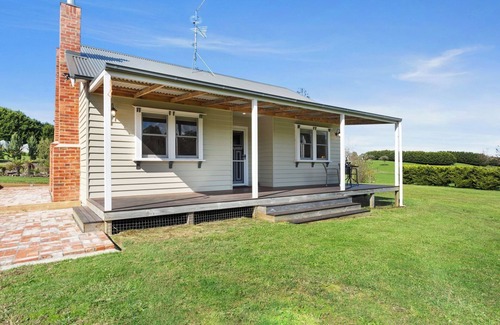Icy Creek Cottage | Sawmill Cottage in Icy Creek