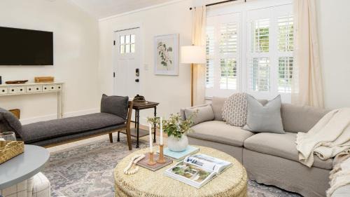 Isle of Palms House | Sawyer by AvantStay Stunning Isle Of Palms Home w Pool