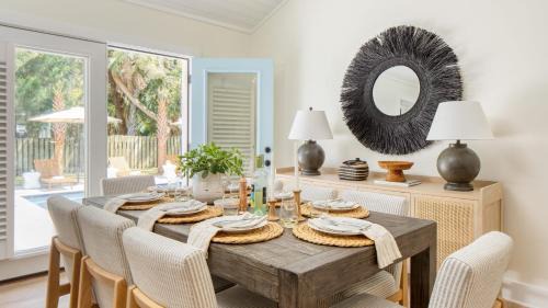 Isle of Palms House | Sawyer by AvantStay Stunning Isle Of Palms Home w Pool