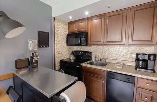 Snowshoe Condo | SC 1110: Contemporary Cozy Studio | Perfect Basecamp for Ski Days & Nights