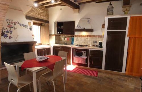 Amelia House | SCAPPO IN UMBRIA, Porta Leone