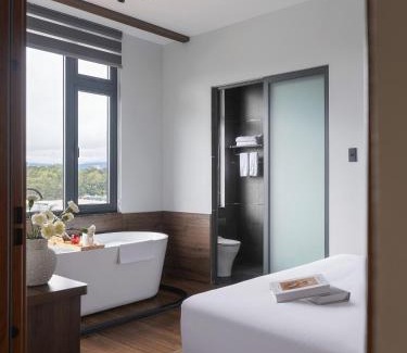 Phuong 10 Hotel | Scenery Hotel DaLat
