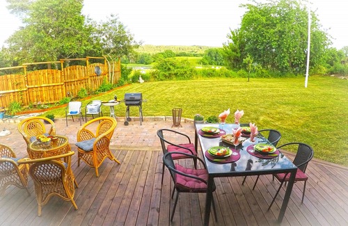 Varnhem House | Scenic accommodation in well-equipped villa with lake view | SE08047