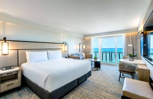 Isla Verde Resort | Scenic Escape Room: Ocean Views w/Ultimate Comfort | Onsite Parking Available