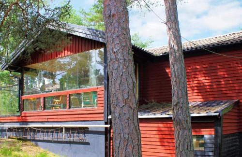 Otterstad House | Scenic Lakeside Cottage-By Traum