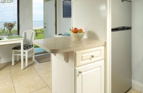 Indialantic Apartment | Scenic Ocean Front Getaway w/Patio | Morning Breakfast w/View