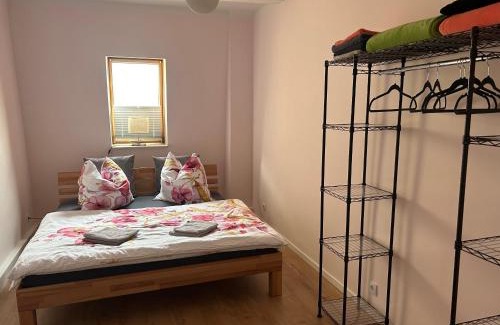 Naumburg Apartment | Schöne neue 4 Zimmer Wohnung mit Süd-Balkon bis 8 Personen