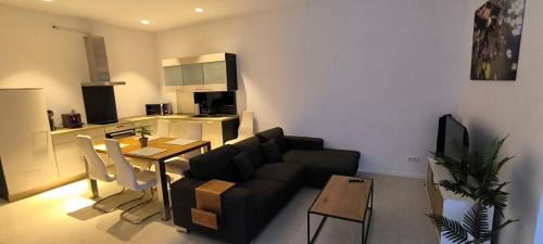 Pforzheim Apartment | Schöne ruhige Wohnung für 5, zentral, Garage