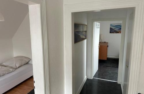 Hamm House | Schöne Zimmervermietung für Monteure geeignet ! Direkt am Kanal mit Gartennutzung!