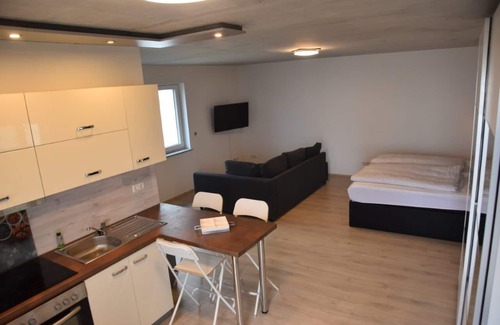 Dingolshausen Apartment | Schönes 1-zimmer-appartement für bis zu 4 Personen mit Kostenfreiem Wlan