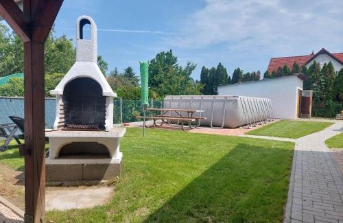 Balatonbereny House | schönes Ferienhaus mit grossem Pool 1200 m zum Balaton