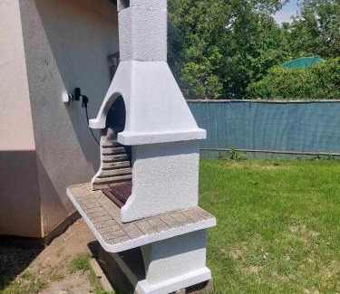 Balatonbereny House | schönes Ferienhaus mit grossem Pool 1200 m zum Balaton