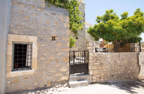 Kouses Apartment | Schefflera Apt, Cretan Traditional House