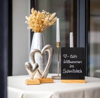 Am Feuersang House | Schnitzl-Eck