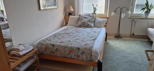 Flehe House | Schoenes helles Zimmer mit Bad, Nähe Bilk, Nähe Uni