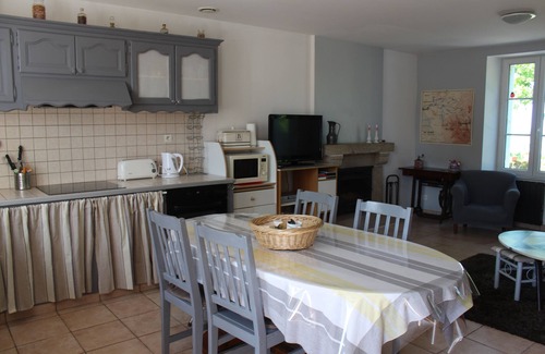 Saint-Broladre Cottage | Schoolboy Bay, 3 *, 6 people, old school in Mont St Michel