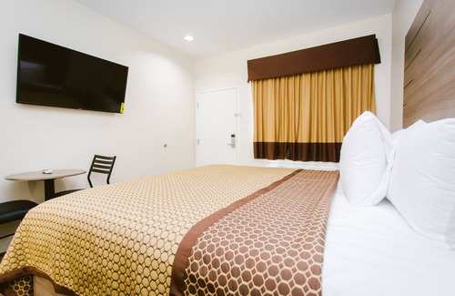 Barrett Hotel | Scottish Inn & Suites