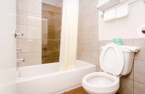 Barrett Hotel | Scottish Inn & Suites