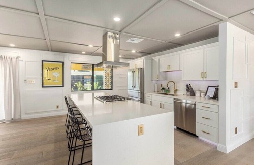 Park Scottsdale Two House | Scottsdale Sophisticated Luxury w/Heated Pool, EV Charger