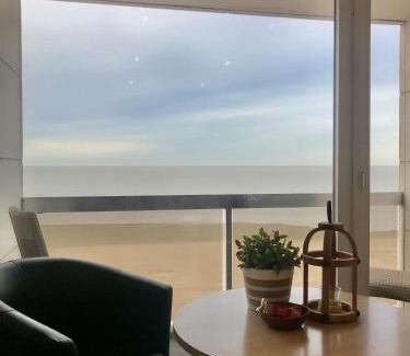 Heist Apartment | Sea and Dunes