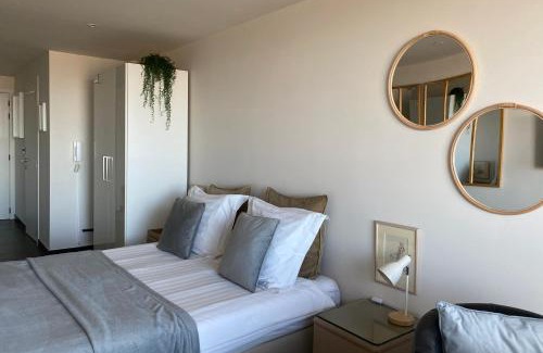 Heist Apartment | Sea and Dunes