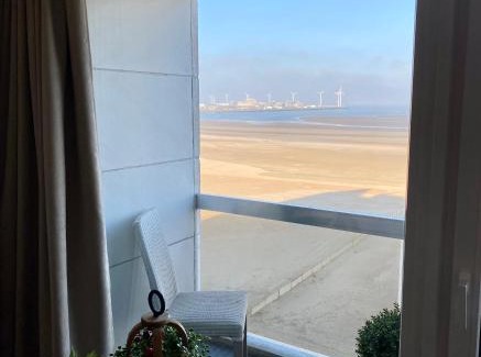 Heist Apartment | Sea and Dunes