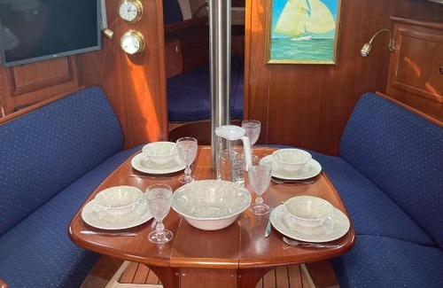 Belem Boat Rental | Sea Bloom - Sleep & Sail in Tejo