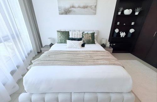 Abu Dhabi Apartment | Sea Breeze 1BR in Luxury Complex with Sea View Pools Gym on Reem Island